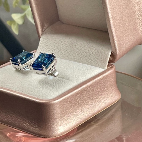 7.58 CARAT TANZANITE Silver 925 Earrings. Earth mined in Tanzania - Picture 3 of 17